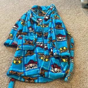 Kids 5T Paw Patrol robe.